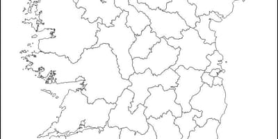 Mapa em branco da irlanda com o município fronteiras